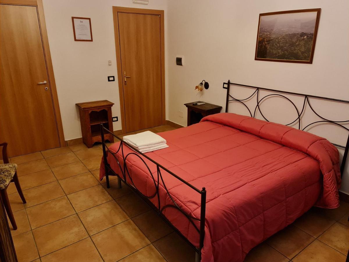 Bed and Breakfast Casale Rurale San Marco Evangelista Exterior foto